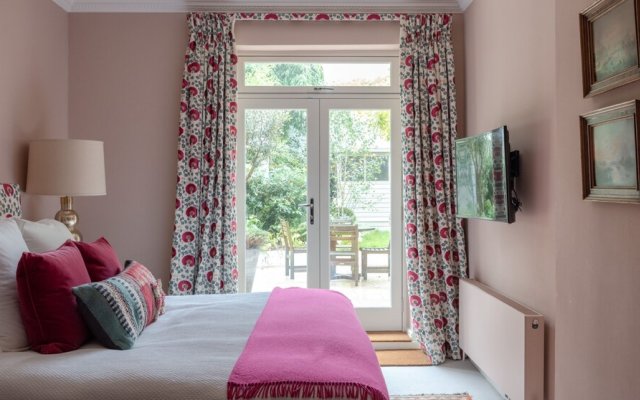 Altido Elegant 3-Bed Flat W/ Private Garden In Notting Hill