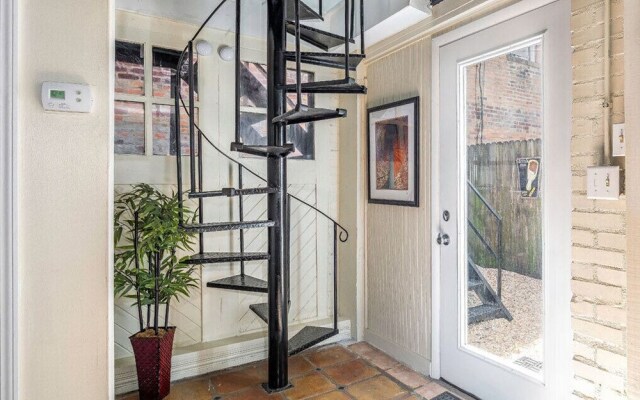 Southern Belle Carriage House