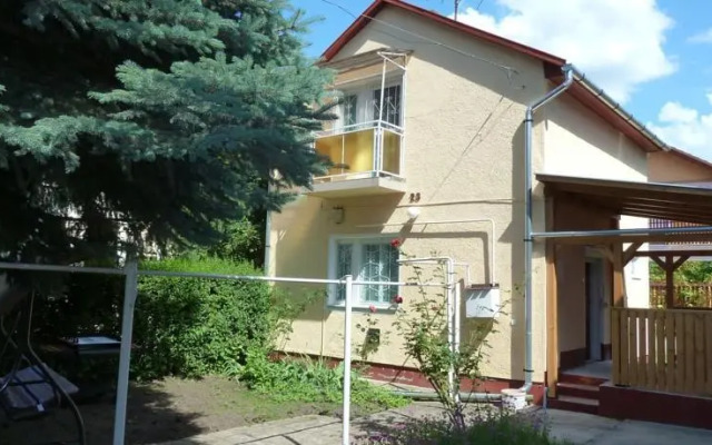 Holiday home Akacfa utca