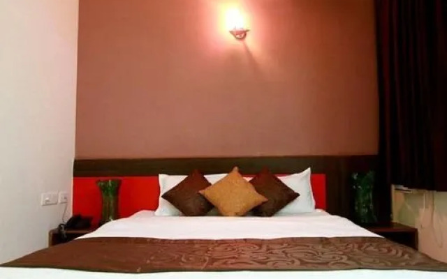 OYO 5658 Hotel In City