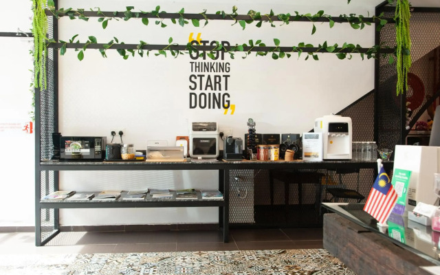 OYO M Design Hotel Taman Pertama