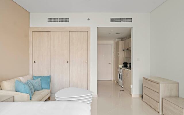 Studio Palm Jumeirah With Rooftop Pool and View