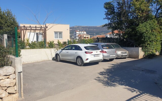 Kuca za Odmor u Kastelima s Pogledom na More