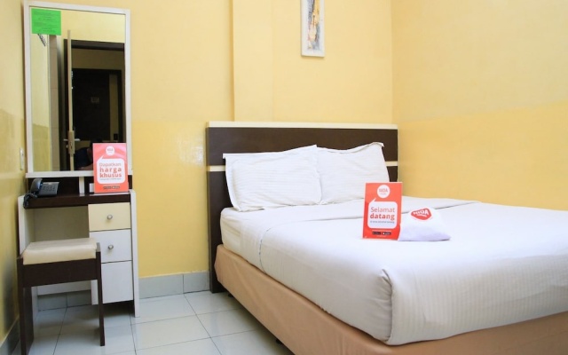 Nida Rooms Selat Panjang 11 Medan Kota at Wisma Sederhana Budget Hotel – Guest Rooms – Medan