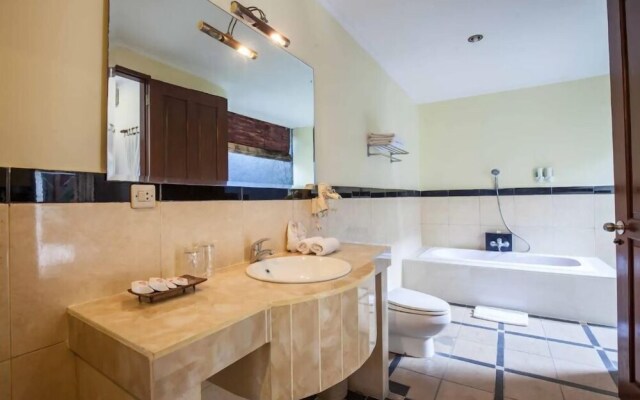 8-BR Private Pool Villa Walk to Seminyak Beach
