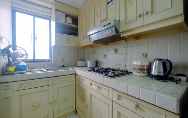 Comfortable 2BR Bona Vista Apartment