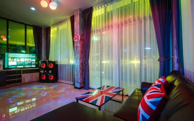 Mountain Field Pool Villa Cha-am