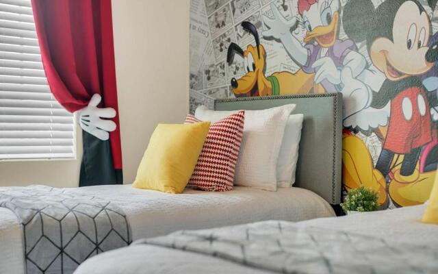 Five Bedrooms Single Family 4759