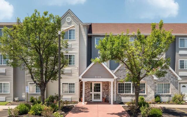 Super 8 Blue Springs