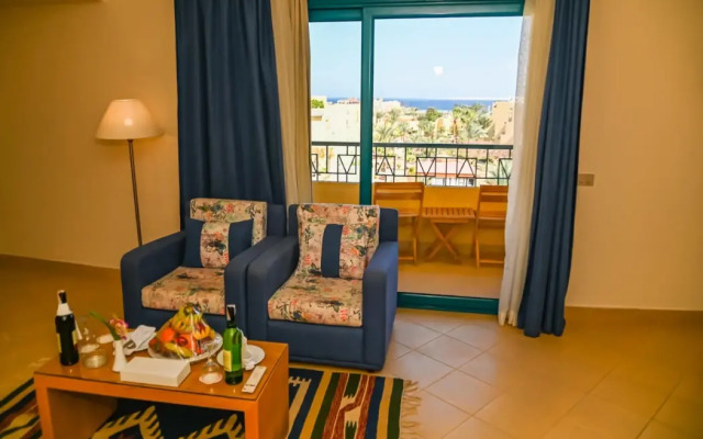 Eagles Downtown Zahabia & Beach Resort