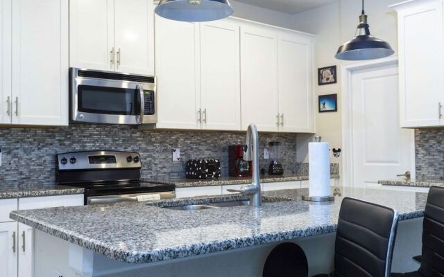 Spacious Home Near Disney Parks