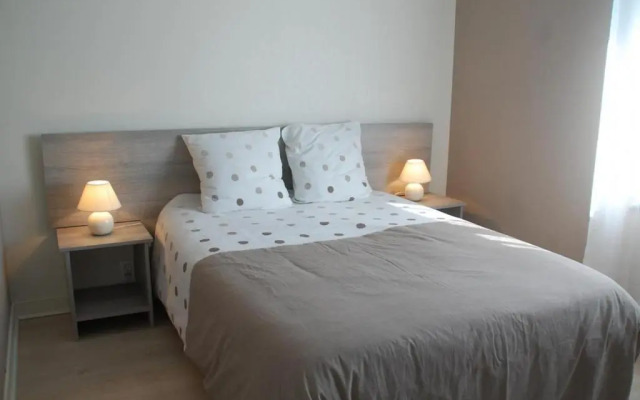 Gîte Saint-Jean-de-la-Motte, 6 pièces, 15 personnes - FR-1-410-223