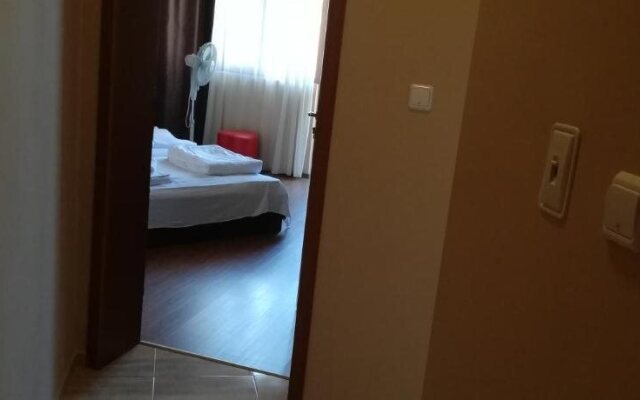Hristovi Apartments & Studios