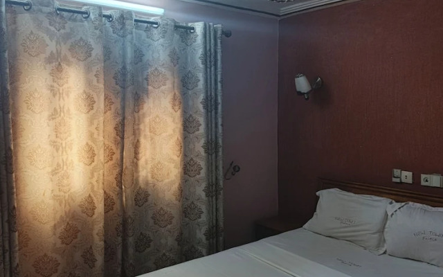 Newtown Palace Hotel