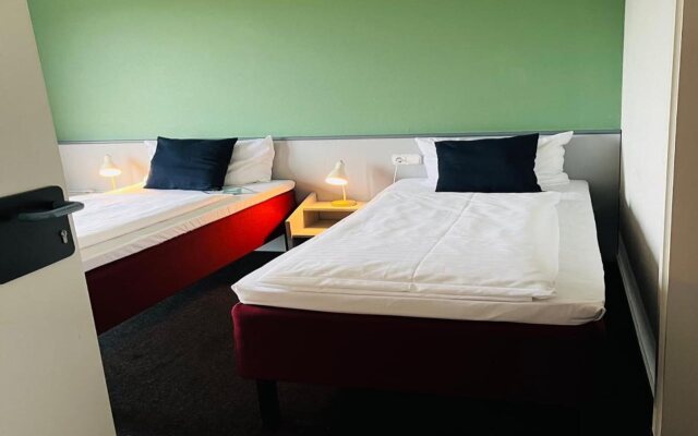 Good Morning + Bad Oldesloe Hotel
