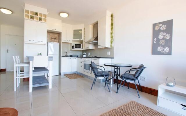 Romantic Beachfront Bachelor