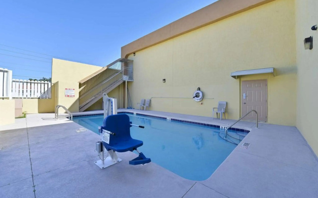 Travelodge by Wyndham Winter Haven