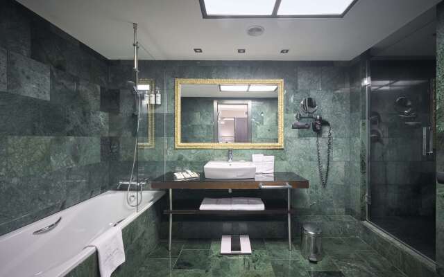 Catalonia Rigoletto Hotel