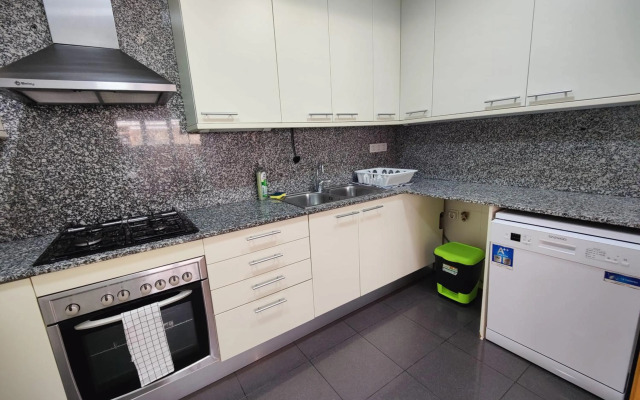 BADALONA BEACH APARTMENt