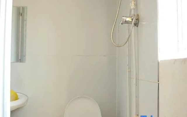 Huantai grand yue business hotel