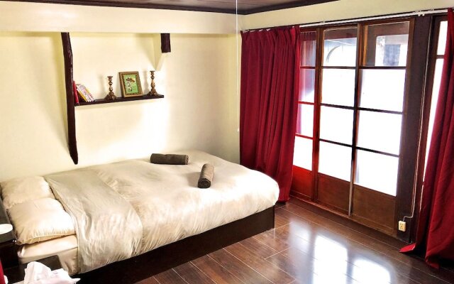 Gojo Paradiso homes restaurant and bar - Hostel