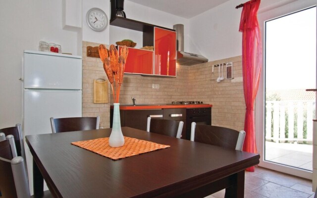 Beautiful Home in Crna Punta With Wifi and 3 Bedrooms