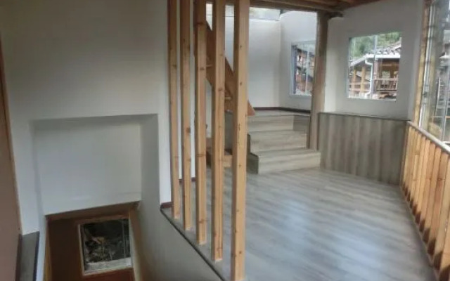 Xijiang Wutong Yaju Inn