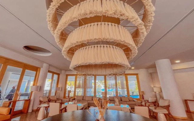 GR Solaris Lighthouse Los Cabos