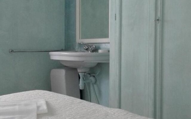 Hotel Lux