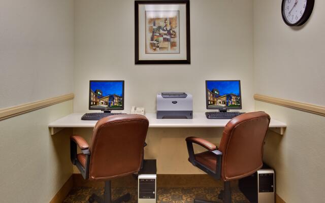 Holiday Inn Express & Suites Beaumont - Oak Valley by IHG