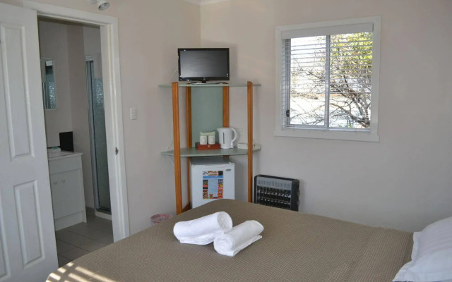 Hobart Tower Motel