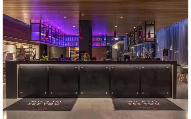 Moxy York