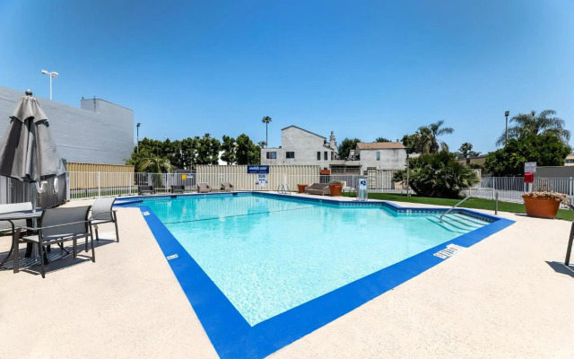 Holiday Inn Express Van Nuys by IHG
