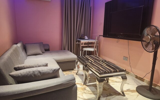 Triple Tee Luxury Hotel