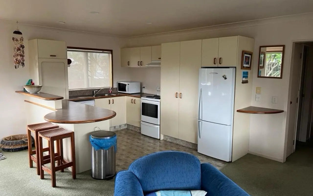 Baskervilla - Whangamata Holiday Home