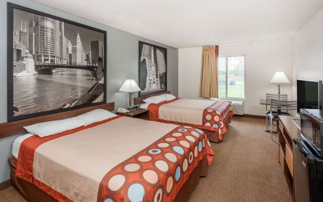 Super 8 by Wyndham Pekin/Peoria Area