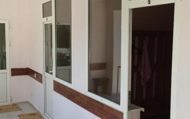 Bely Parus Hotel