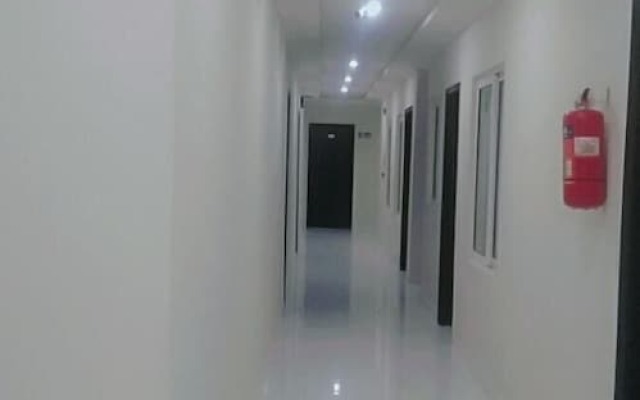 Uptown86 Girls Hostel