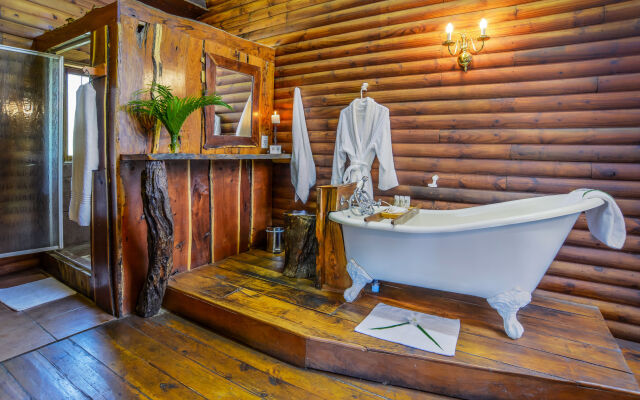 Karongwe - River Safari Lodge