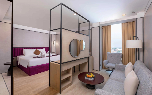 Grand Edge Hotel Semarang – Guest Rooms – Semarang
