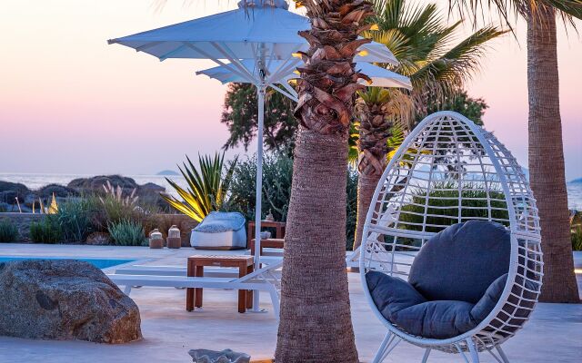 White Pearls Luxury Suites - Adults Only