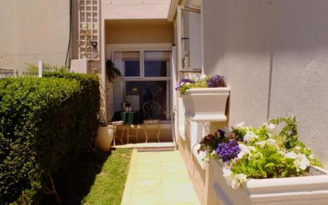 Papillon Guest Suite