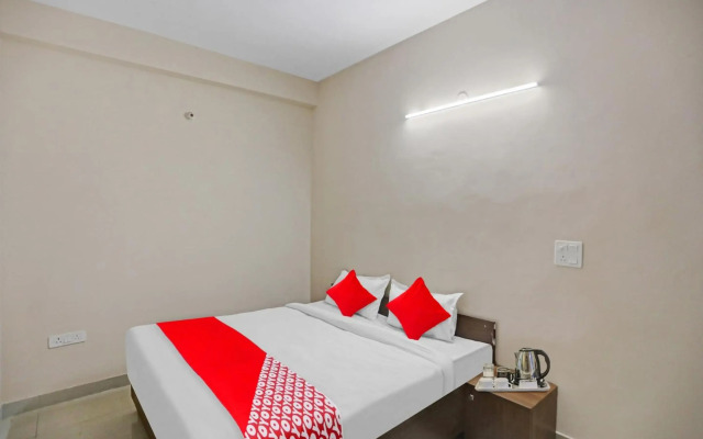 OYO Flagship 80629 Royal Tree