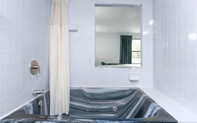 Motel 6 Franklin, OH