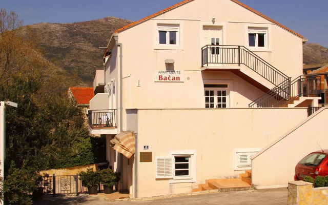 Bacan Serviced Apartments