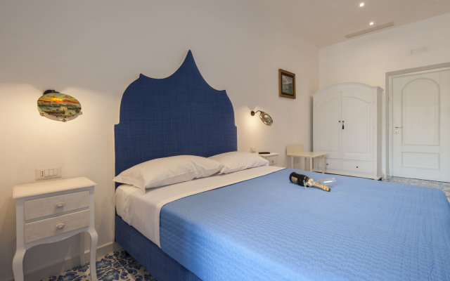 Surriento Suites