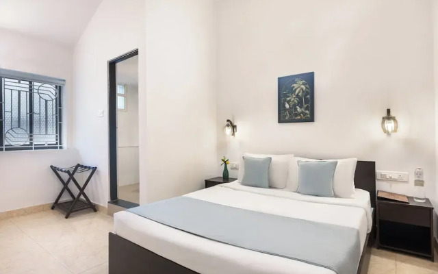 8fold by LaRiSa Siolim