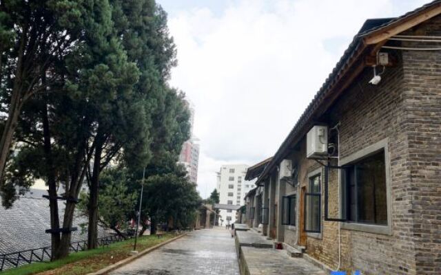 Yinyi Water Town Hostel