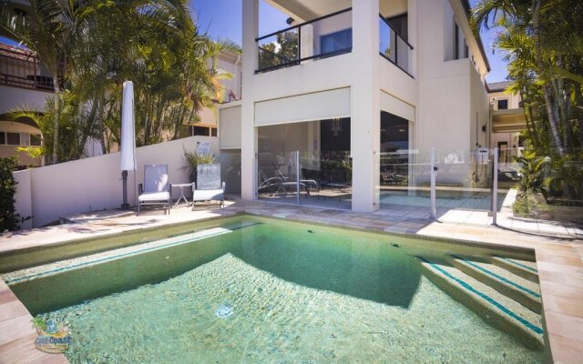LUXE @ Sanctuary Cove