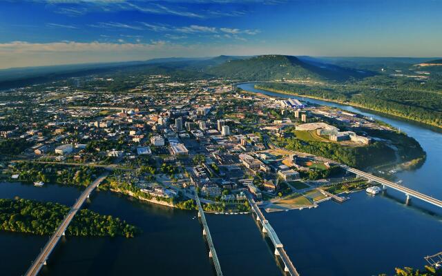 The Chattanoogan Hotel, Curio Collection by Hilton